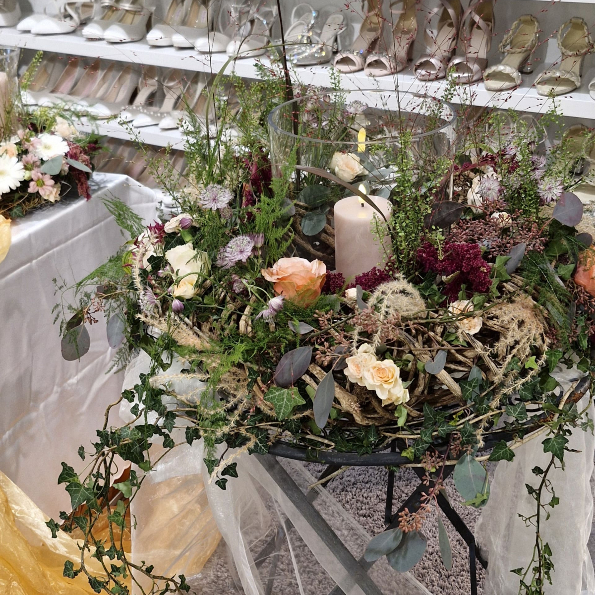 Garten mit Deko und Blumen