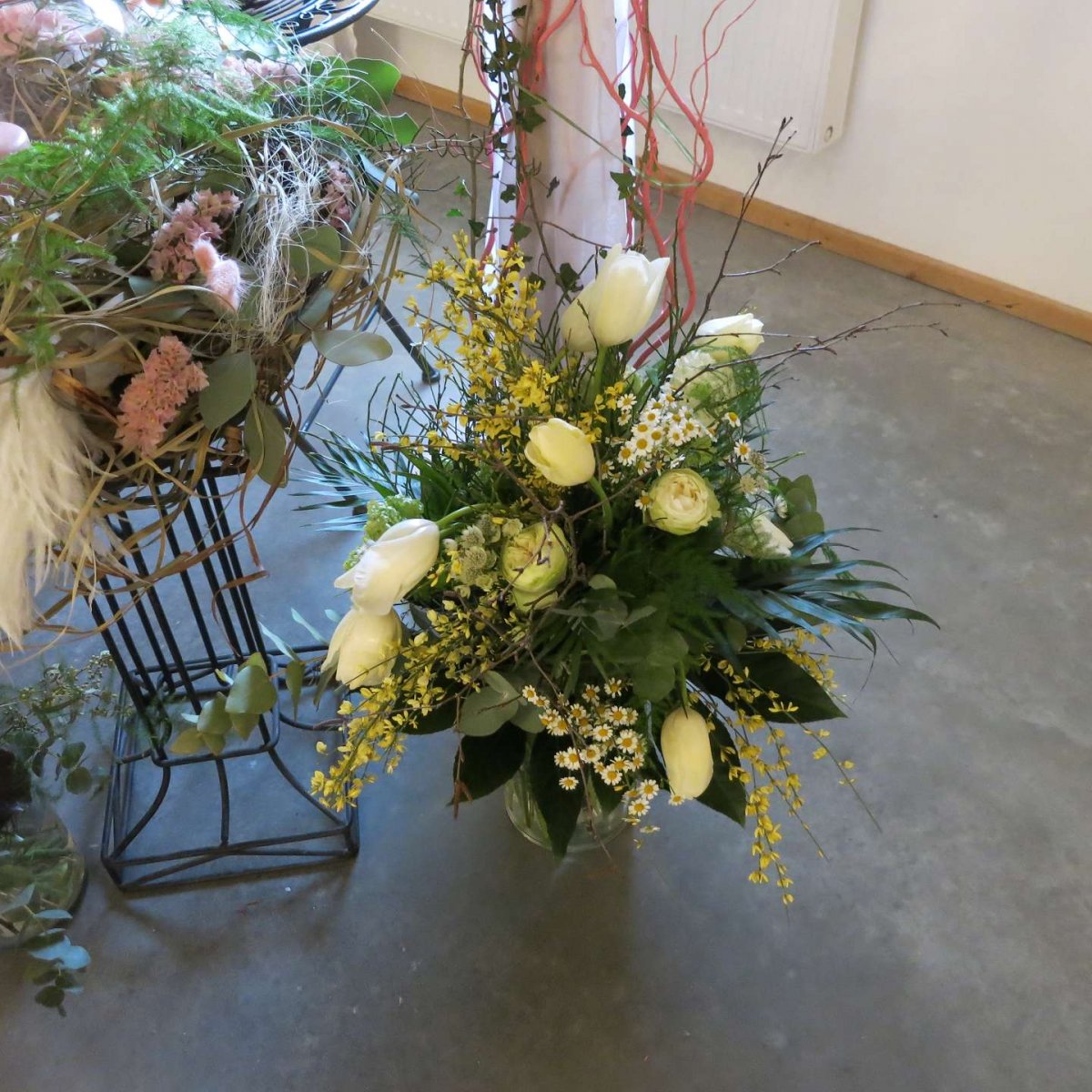 Blumenstrauß auf Boden für Hochzeit